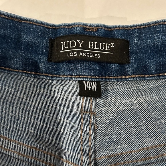 Judy Blue size 14W bootcut jeans with stretch - Picture 3 of 6